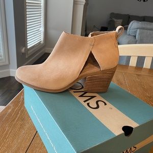 TOMS Lea Sand Suede Bootie